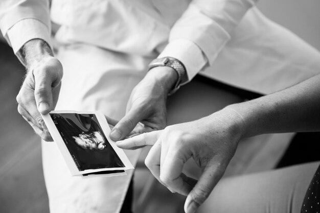 Общественное давление и поддержка семьи: как справлялись с критикой