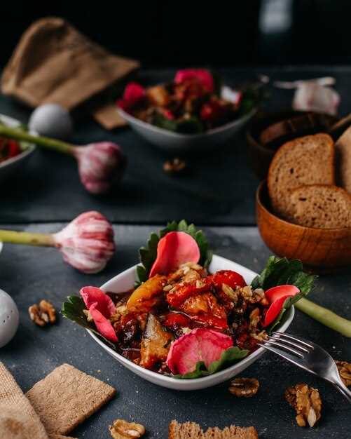 Диетический салат с черносливом, ветчиной и свежими овощами – тонкости приготовления