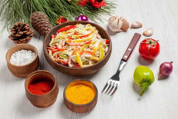 Основы приготовления вкусного зимнего салата из капусты, помидоров и огурцов