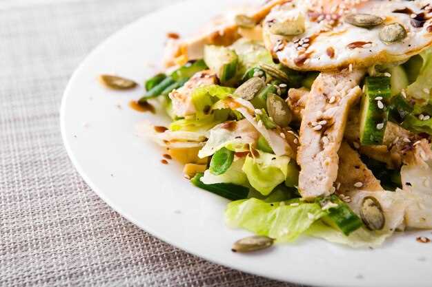 Как выбрать сочную куриную грудку для салата