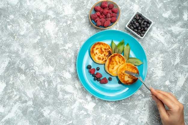Варианты подачи: топпинги и соусы для творожников